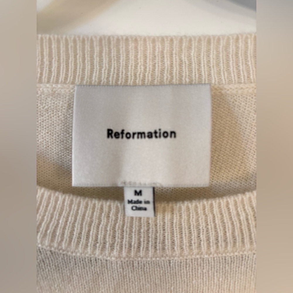 new Reformation Lian cashmere crew neck sweater in gossamer off white - Picture 4 of 8